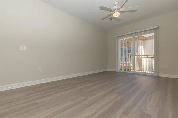 $975 | 1201 West Whitestone Boulevard, Unit B203, Cedar Park, TX 78613