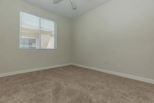 $975 | 1201 West Whitestone Boulevard, Unit B203, Cedar Park, TX 78613