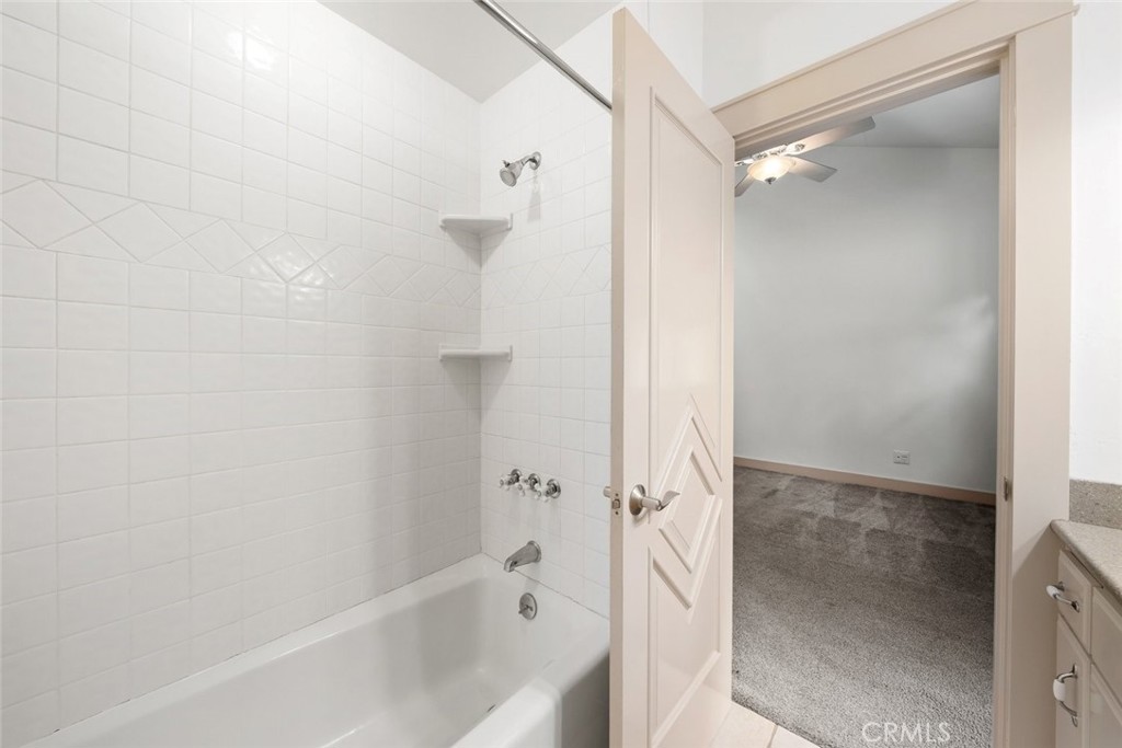 5840 Rocky Canyon Road Atascadero, CA 93422 - Photo 39 of 74 a bathroom with a bathtub and a shower