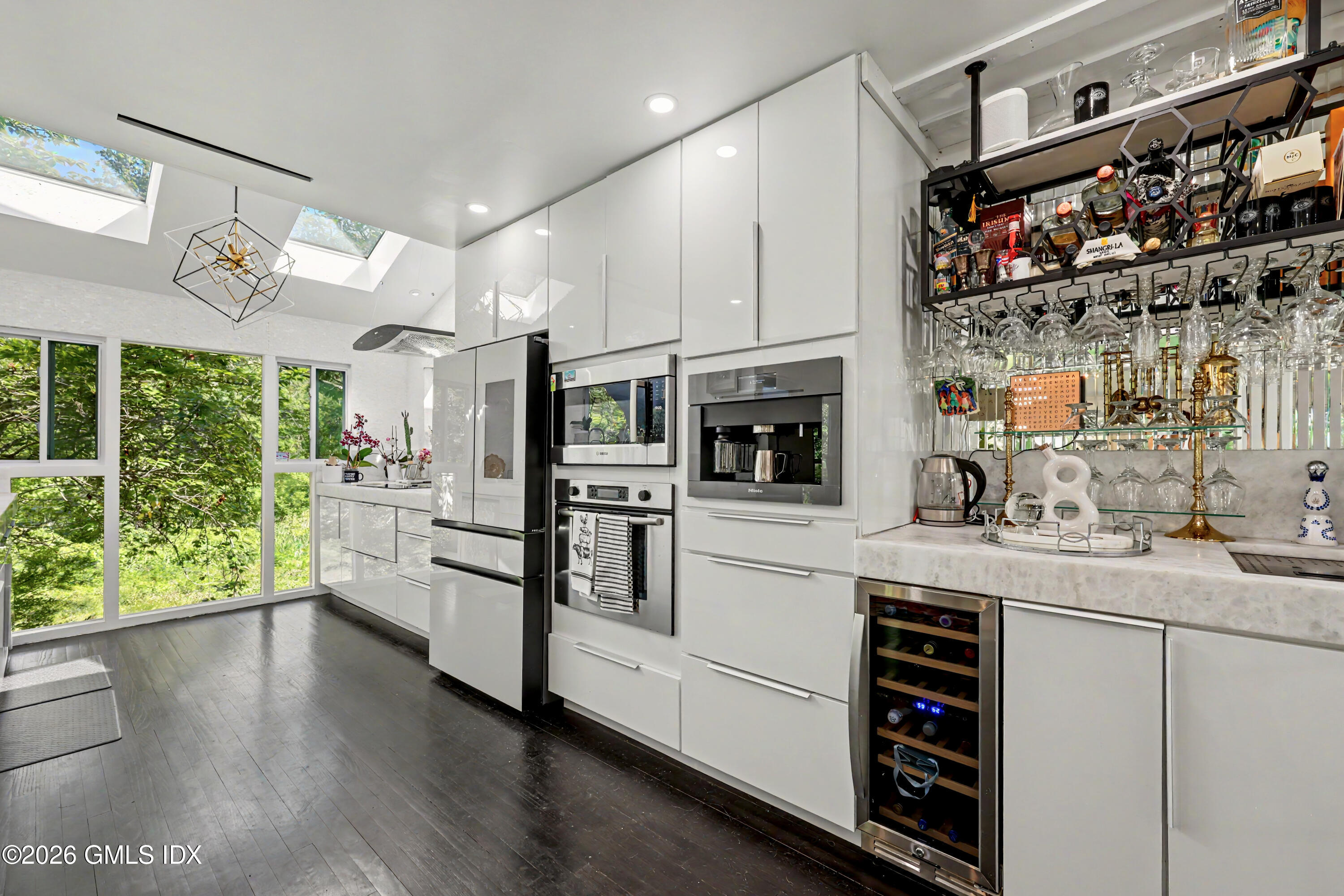 84 Hunting Ridge Road Greenwich, CT 06831 - Photo 14 of 37 Kitchen