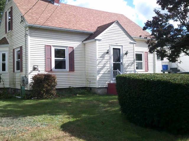 28 Angell Street Woonsocket, RI 02895 - Photo 2 of 20 Gallery Image 2