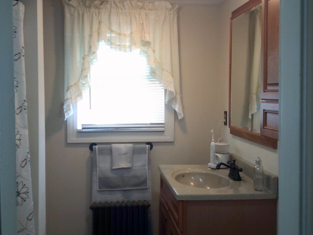 28 Angell Street Woonsocket, RI 02895 - Photo 4 of 20 Full Bath upstair