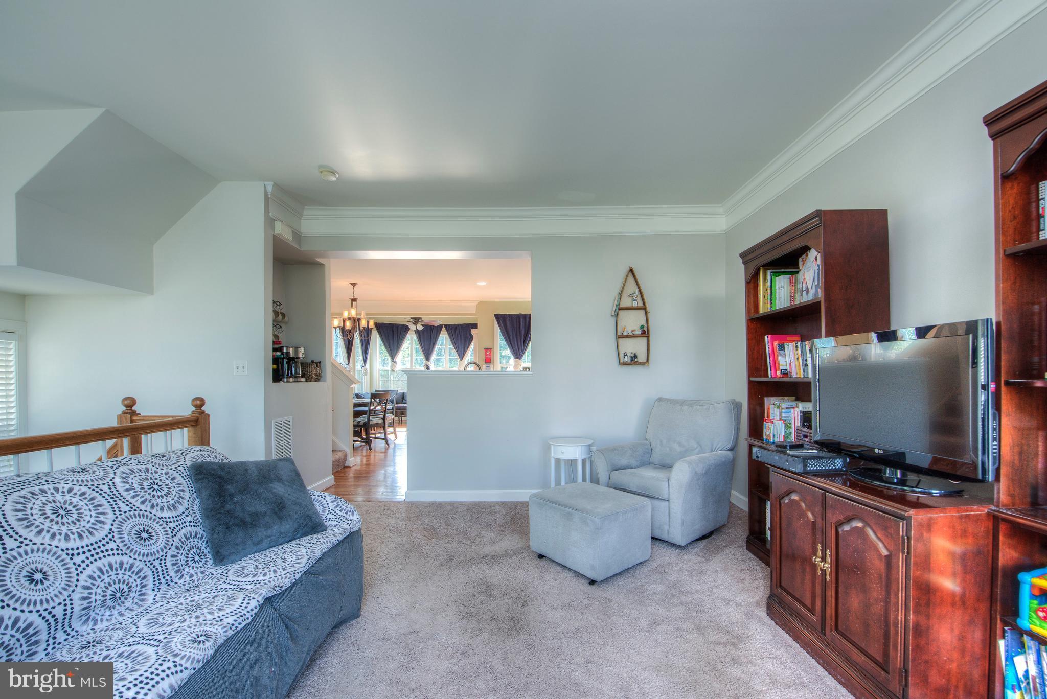 15600 Avocet Loop Woodbridge, VA 22191 - Photo 12 of 29 Family Room