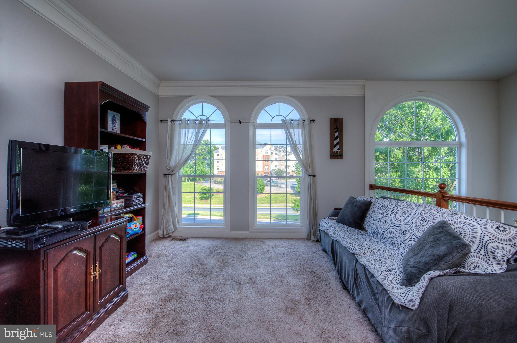 15600 Avocet Loop Woodbridge, VA 22191 - Photo 13 of 29 Family Room