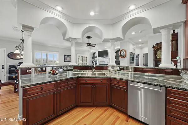$1,149,000 | 607 Cornfield Lane, White Pine, TN 37890