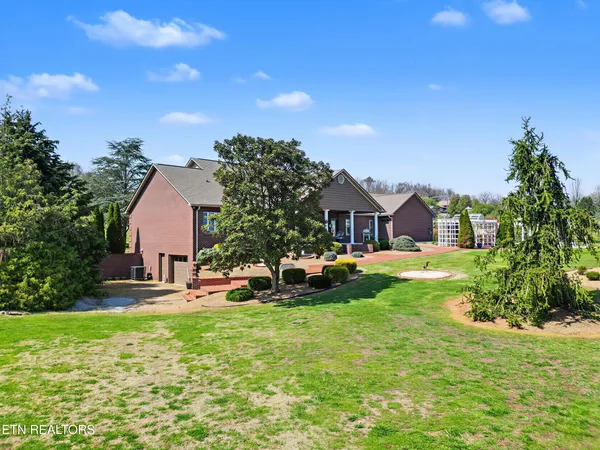 $1,149,000 | 607 Cornfield Lane, White Pine, TN 37890