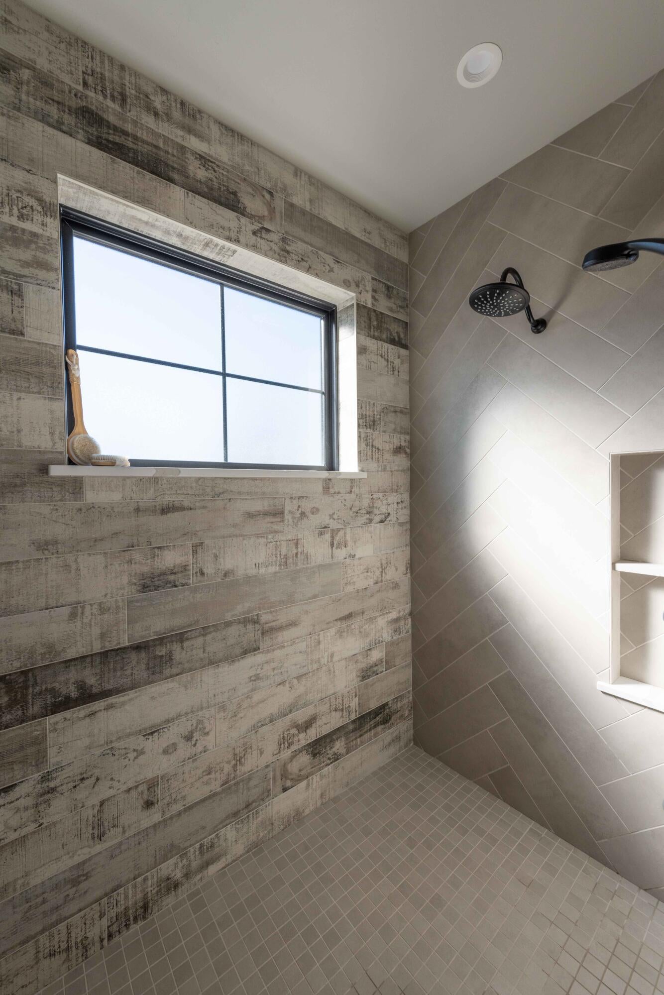 16531 Southwest Ranchview Road Powell Butte, OR 97753 - Photo 16 of 45 Primary Shower
