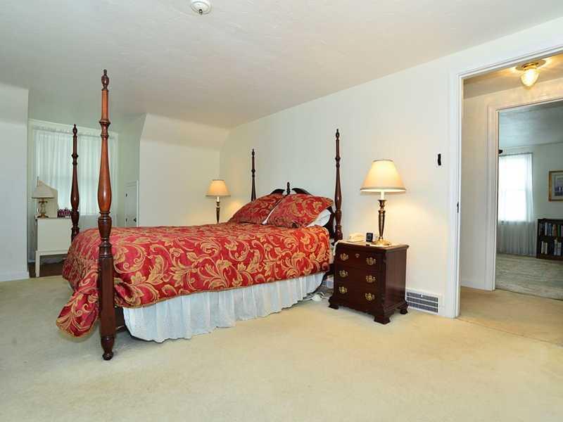 4 Warriors Road Green Tree, PA 15220 - Photo 12 of 17 Bedroom.