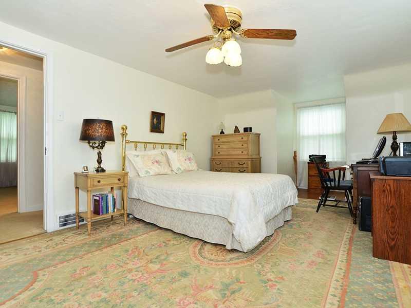 4 Warriors Road Green Tree, PA 15220 - Photo 13 of 17 Bedroom.