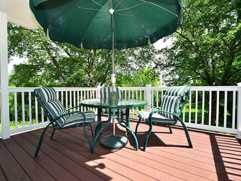 4 Warriors Road Green Tree, PA 15220 - Photo 14 of 17 Patio/Deck.