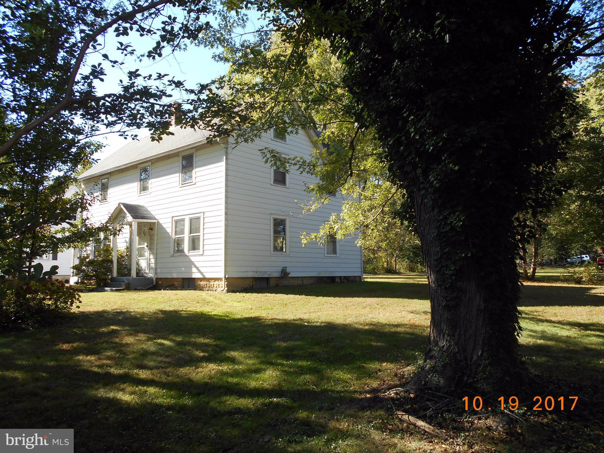 445 Court House Road Southwest Vienna, VA 22180 - Photo 8 of 9 Side view