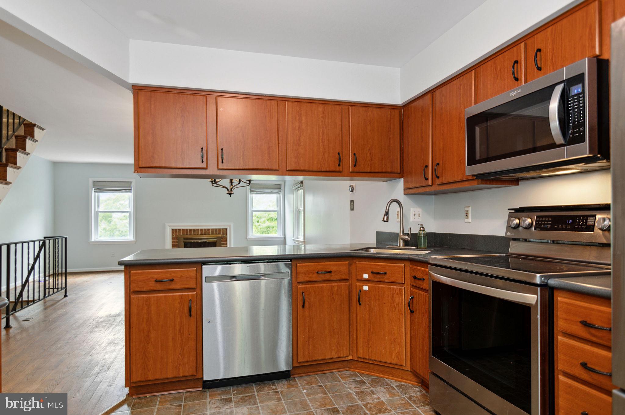 2021 South Glebe Road Arlington, VA 22206 - Photo 6 of 34 Gallery Image 6