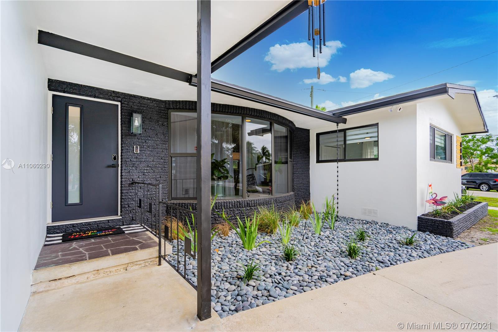 1516 North Park Road Hollywood, FL 33021 - Photo 1 of 35 Gallery Image 1