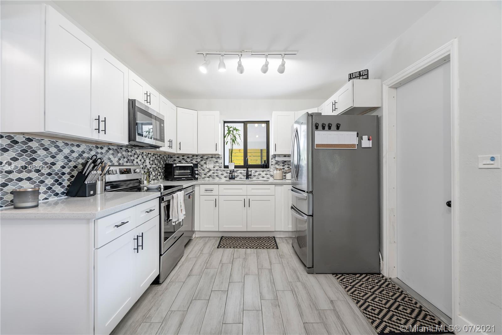 1516 North Park Road Hollywood, FL 33021 - Photo 14 of 35 Gallery Image 14