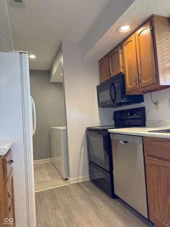 $189,900 | 526 Paradise Way, Unit B, Greenwood, IN 46143