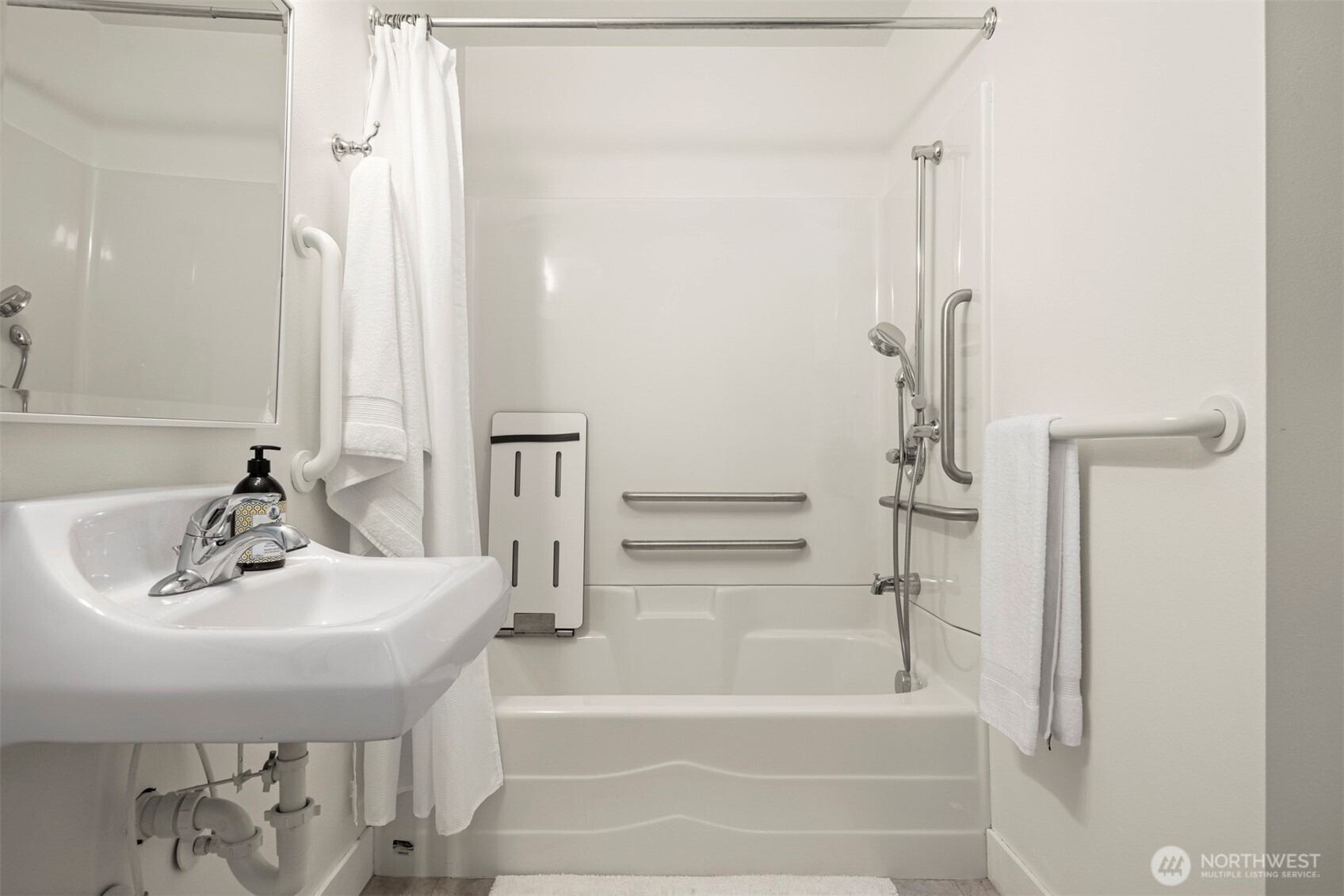 1416 32nd Street Bellingham, WA 98225 - Photo 29 of 37 a bathroom with a sink and a bathtub