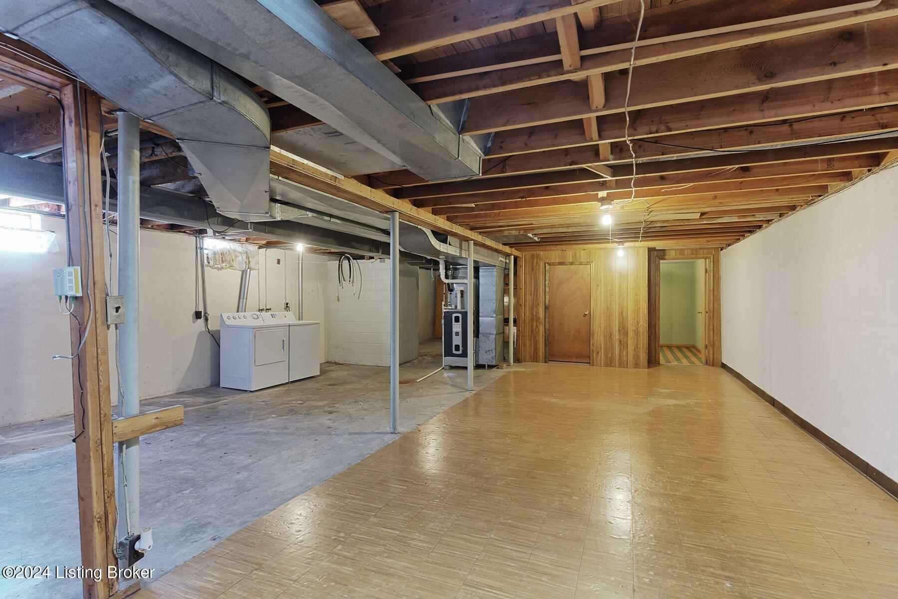 2600 Butler Road Louisville, KY 40216 - Photo 16 of 23 photo_online_016