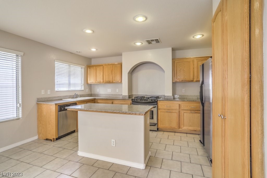 7304 Plantanus Road Las Vegas, NV 89113 - Photo 13 of 36