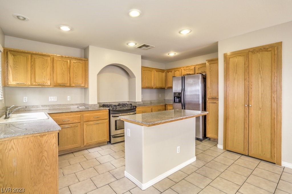 7304 Plantanus Road Las Vegas, NV 89113 - Photo 14 of 36