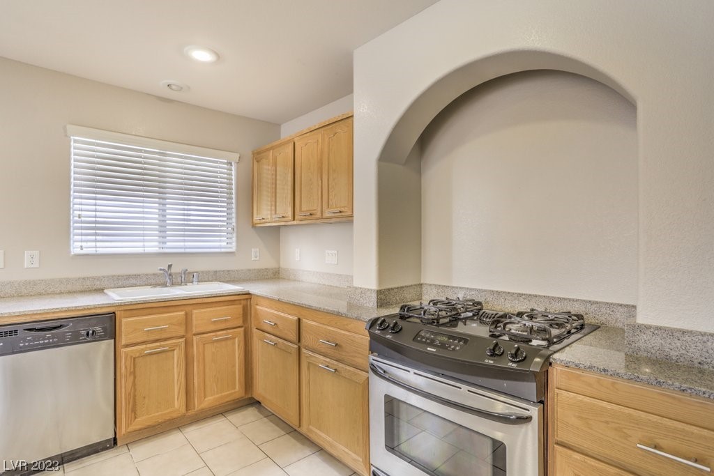 7304 Plantanus Road Las Vegas, NV 89113 - Photo 16 of 36