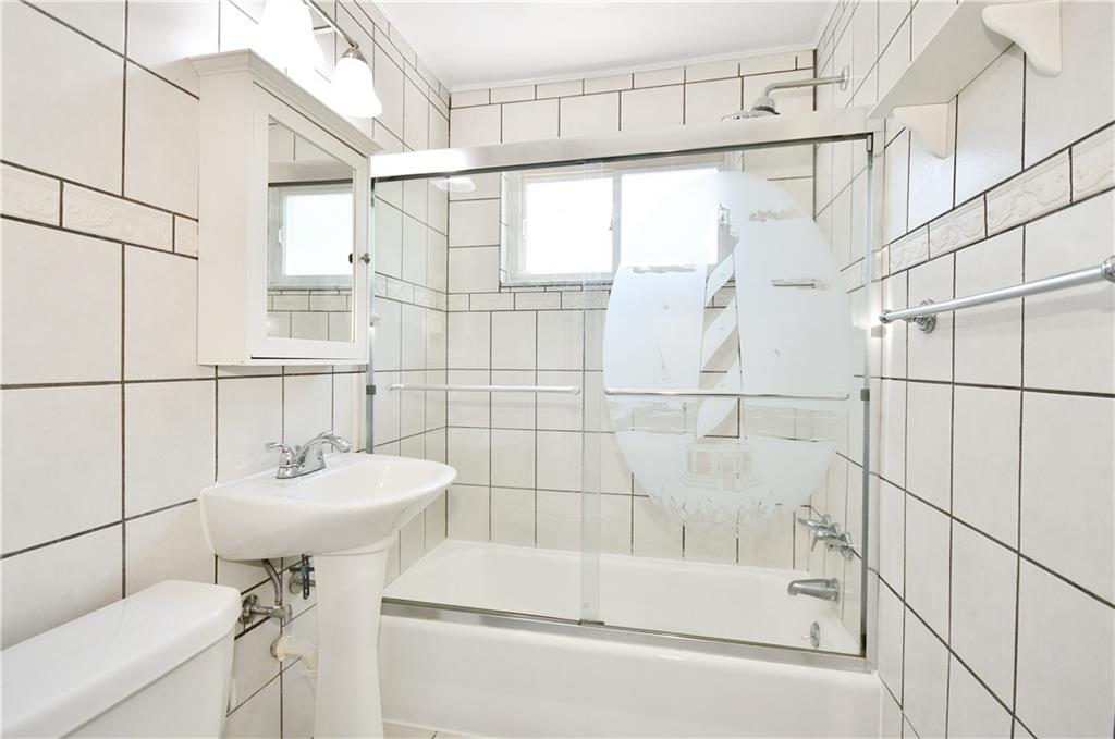 162 Drake Road Bethel Park, PA 15102 - Photo 12 of 22 Gallery Image 12