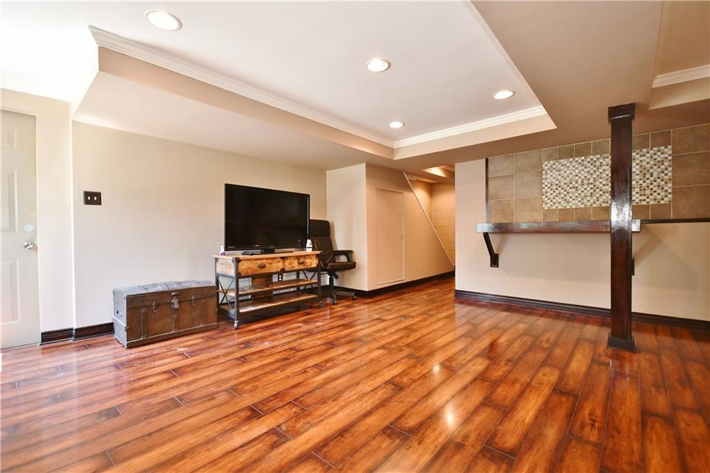 162 Drake Road Bethel Park, PA 15102 - Photo 14 of 22 Gallery Image 14