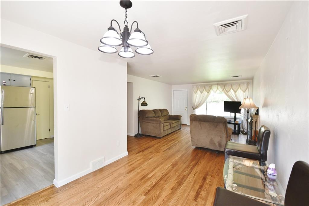 162 Drake Road Bethel Park, PA 15102 - Photo 4 of 22 Gallery Image 4