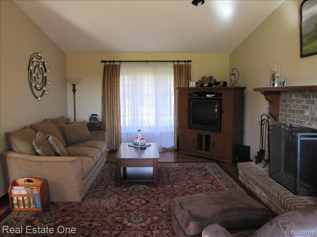 9650 Ridge Top Trail Clarkston, MI 48348 - Photo 6 of 24 Great Room