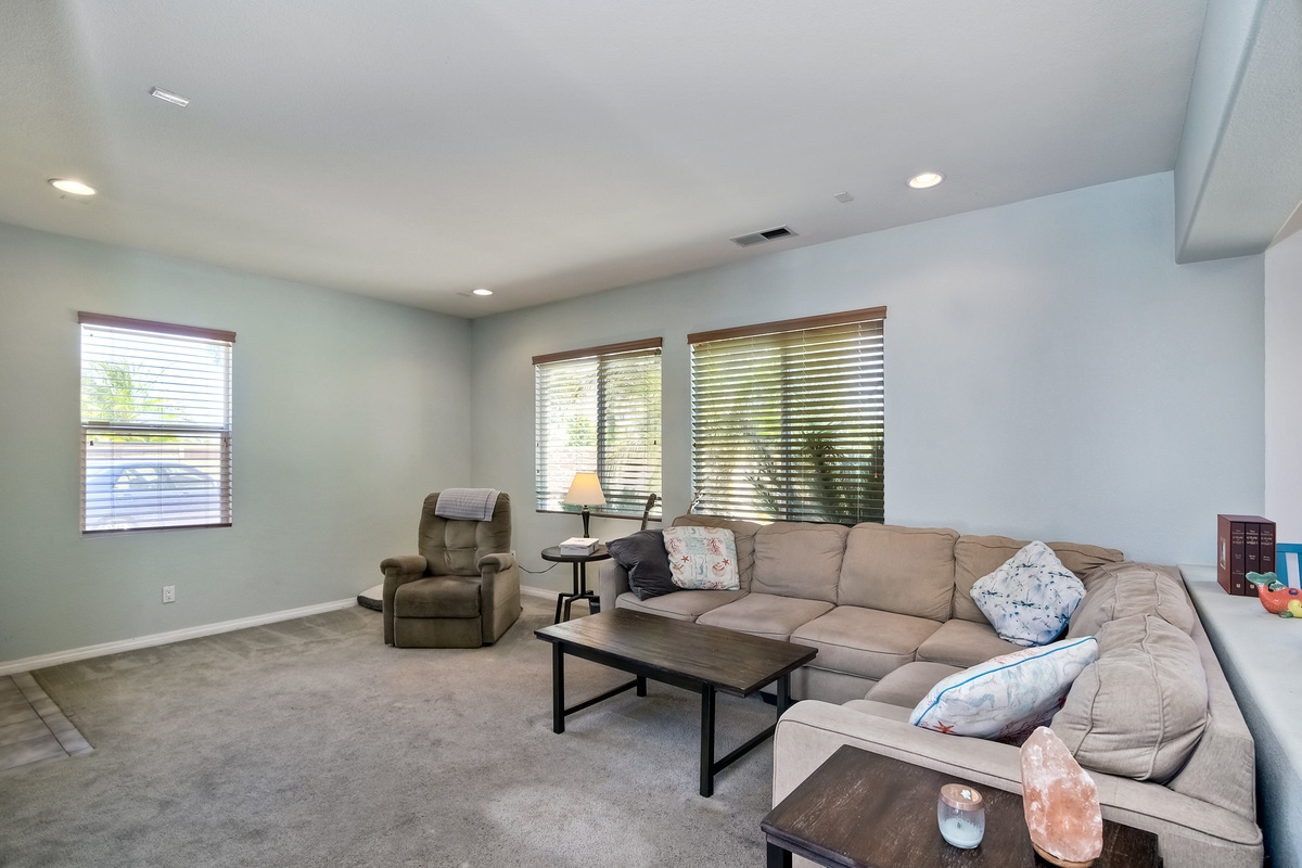 396 Monte Vista Way Oceanside, CA 92057 - Photo 2 of 14