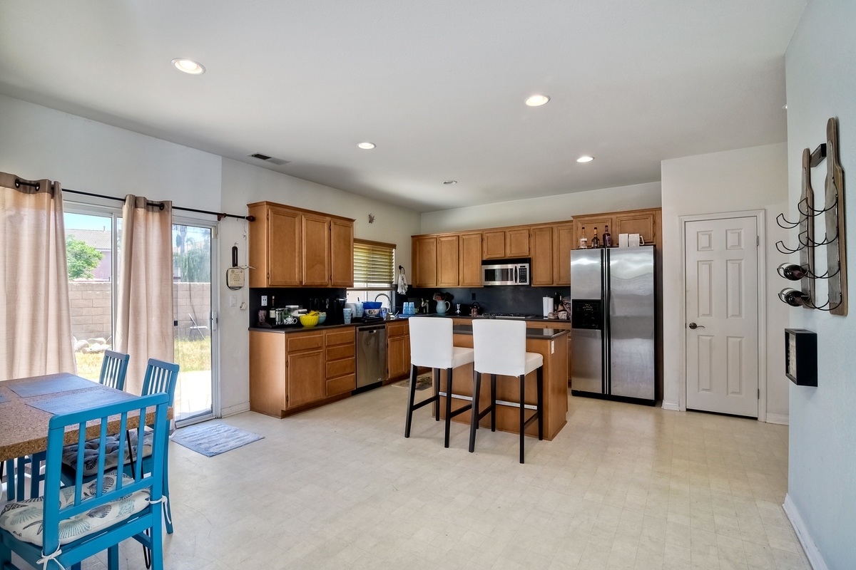 396 Monte Vista Way Oceanside, CA 92057 - Photo 4 of 14
