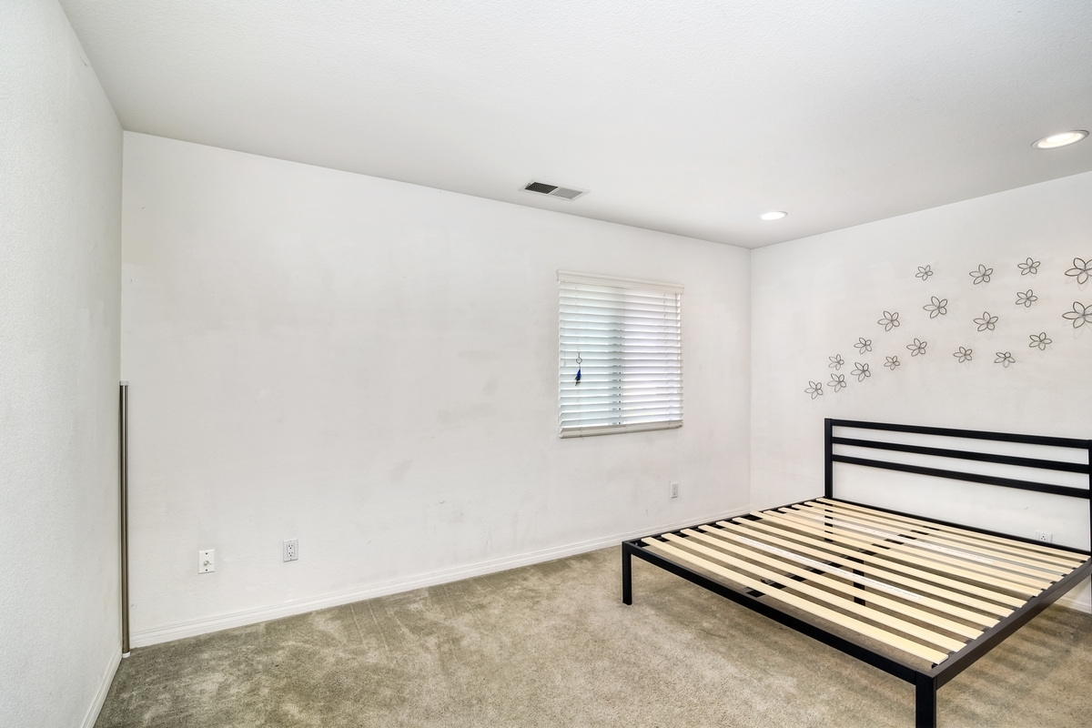 396 Monte Vista Way Oceanside, CA 92057 - Photo 8 of 14