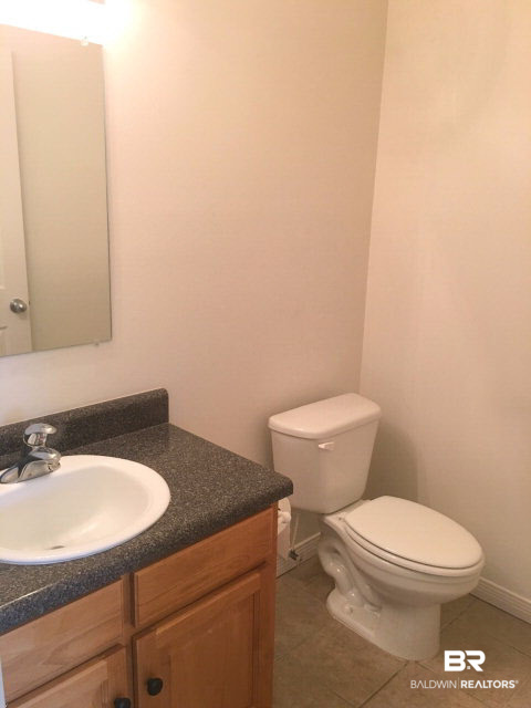 26079 Chatelaine Road Elberta, AL 36530 - Photo 12 of 38 Guest Bathroom