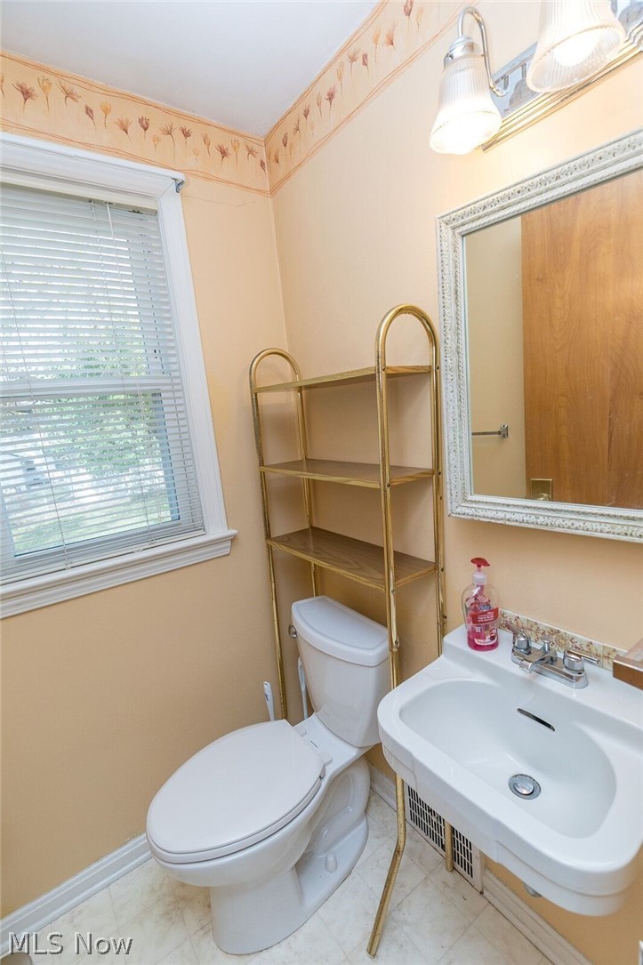 4487 Greenwold Road South Euclid, OH 44121 - Photo 16 of 30
