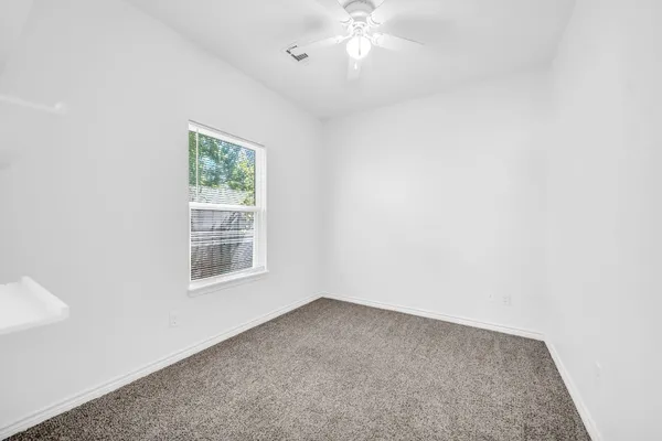 $1,350 | 16961 West Hammon, Montgomery, TX 77316