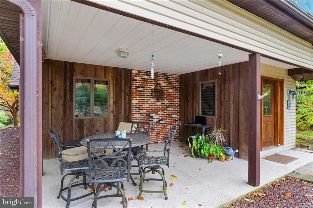 3433 Oak Hill Road Emmaus, PA 18049 - Photo 6 of 33 Gallery Image 6