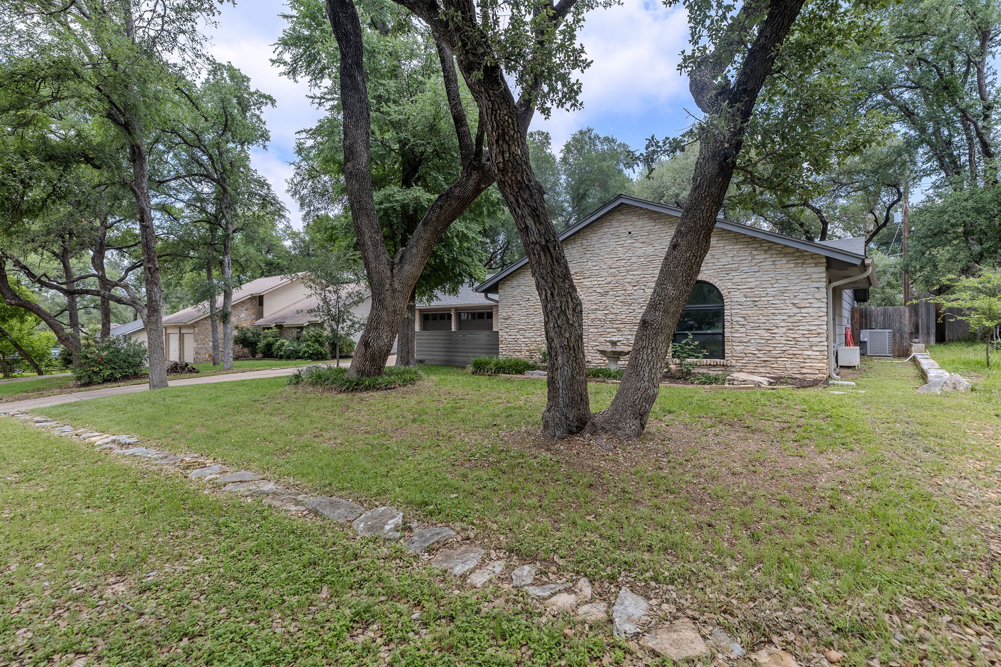 12907 Springvale Drive Austin, TX 78729 - Photo 3 of 36