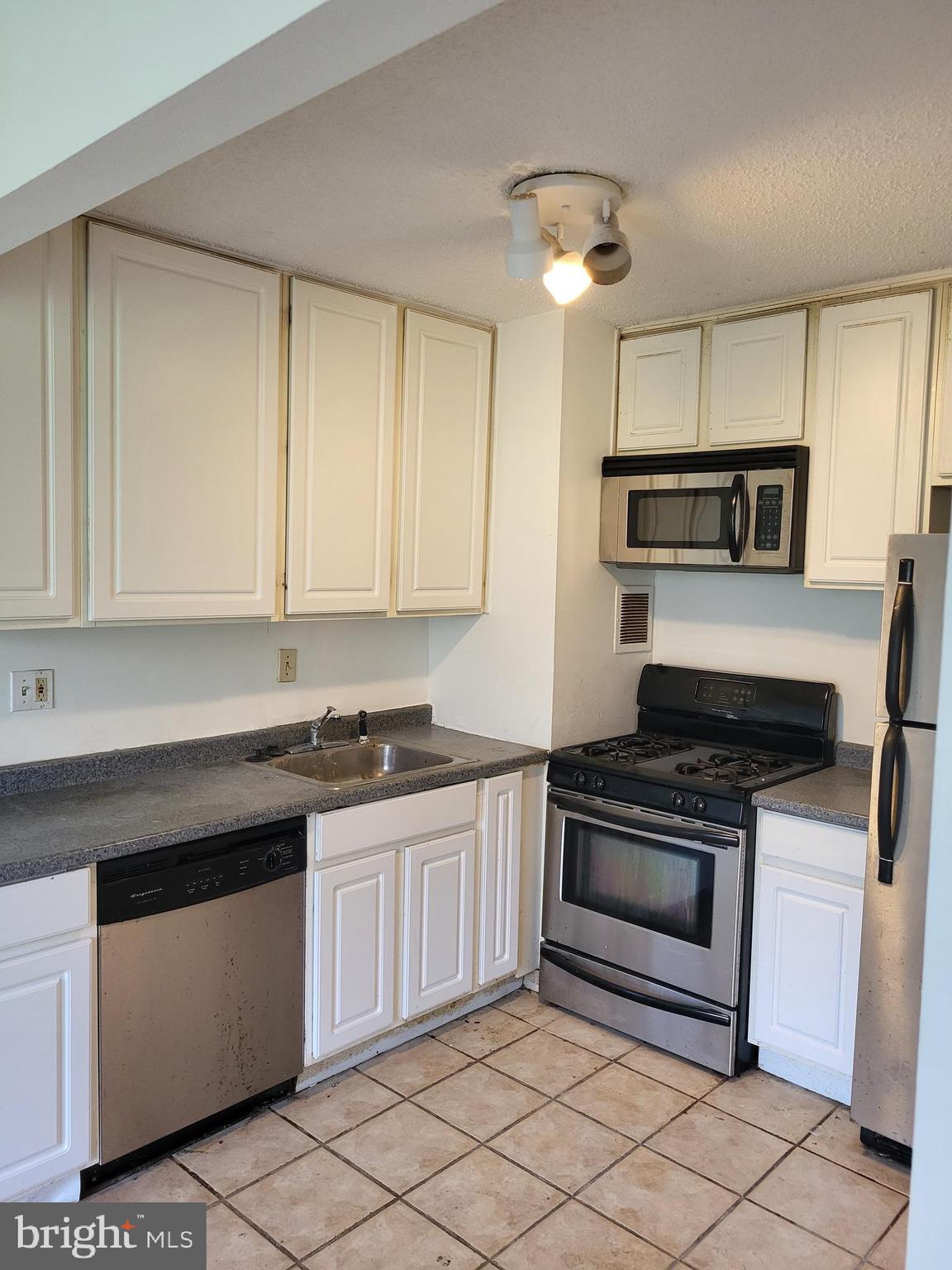 1822 Metzerott Road, Unit B4 Adelphi, MD 20783 - Photo 14 of 27