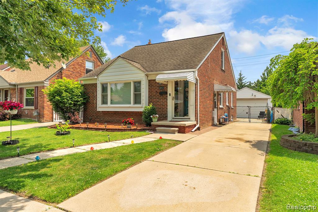 2053 Edgewood Street Dearborn, MI 48124 - Photo 3 of 18