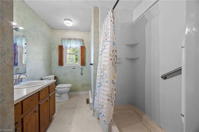 $250,000 | 6821 Highway 65, Summerfield, NC 27358