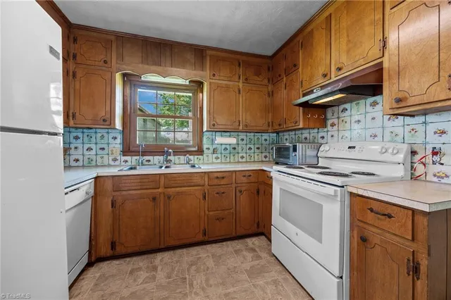 $250,000 | 6821 Highway 65, Summerfield, NC 27358