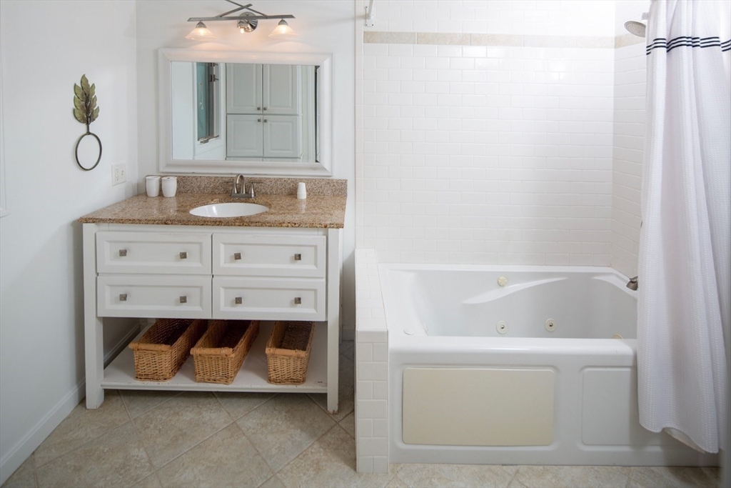 197 Roxy Cahoon Road Plymouth, MA 02360 - Photo 12 of 41 Gallery Image 12