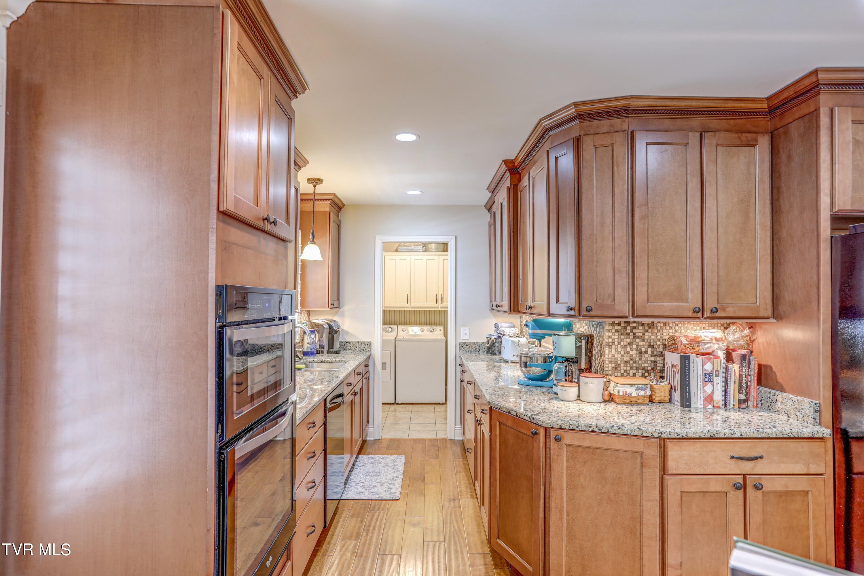 826 Foothills Road Kingsport, TN 37663 - Photo 13 of 31 B42A3023_4_5_6_7