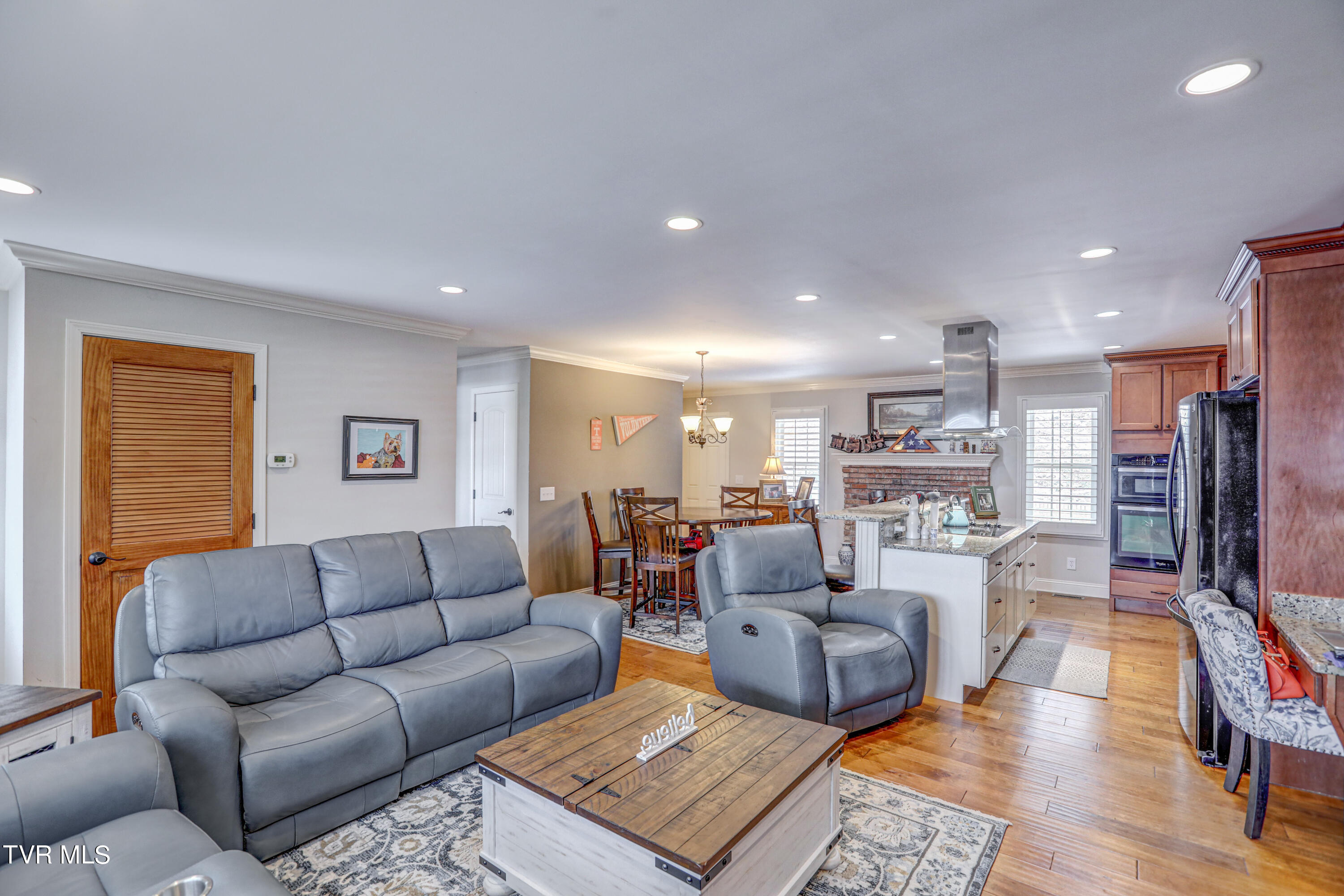 826 Foothills Road Kingsport, TN 37663 - Photo 5 of 31 B42A3003_4_5_6_7