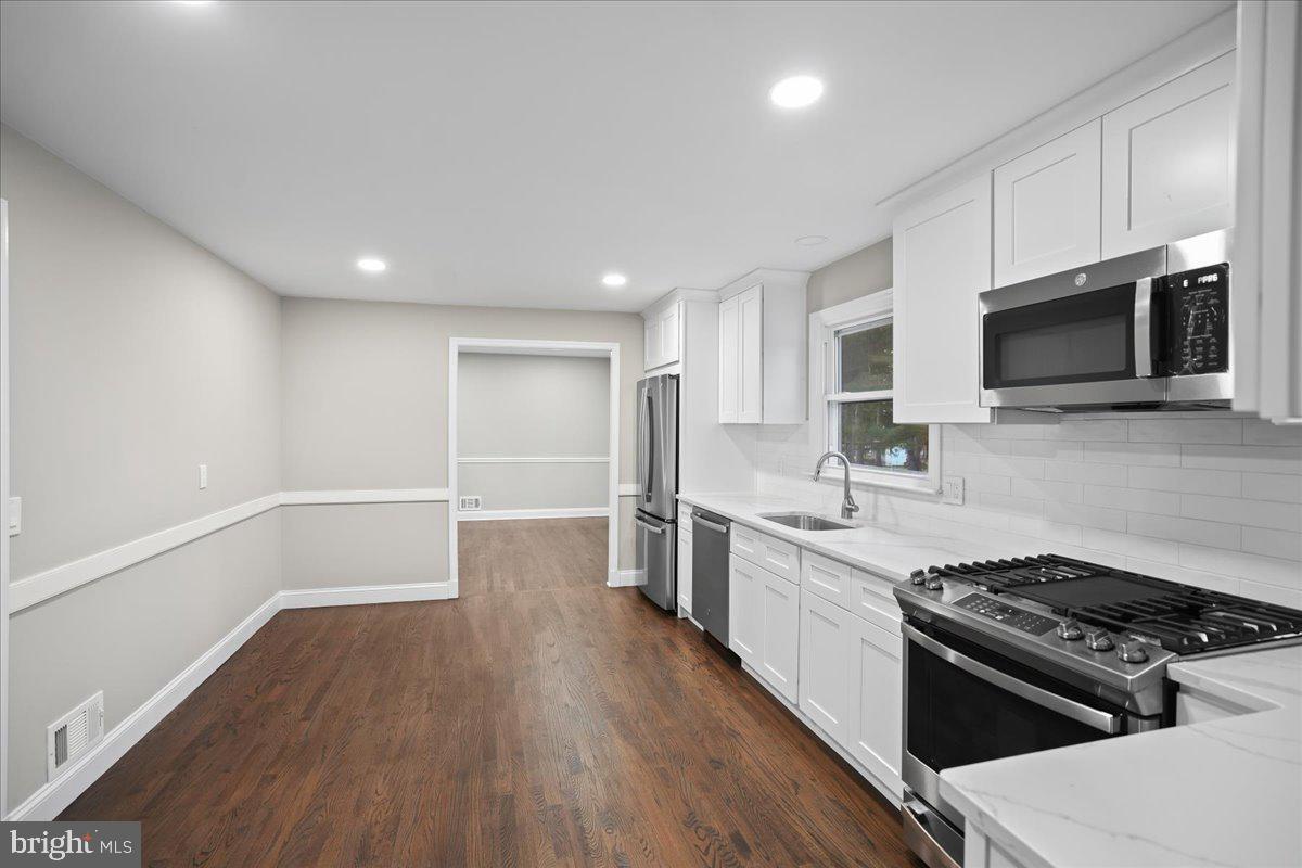 6 Mansfield Road Ewing, NJ 08628 - Photo 7 of 31