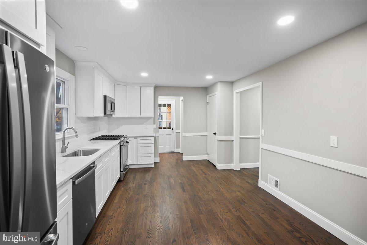 6 Mansfield Road Ewing, NJ 08628 - Photo 10 of 31