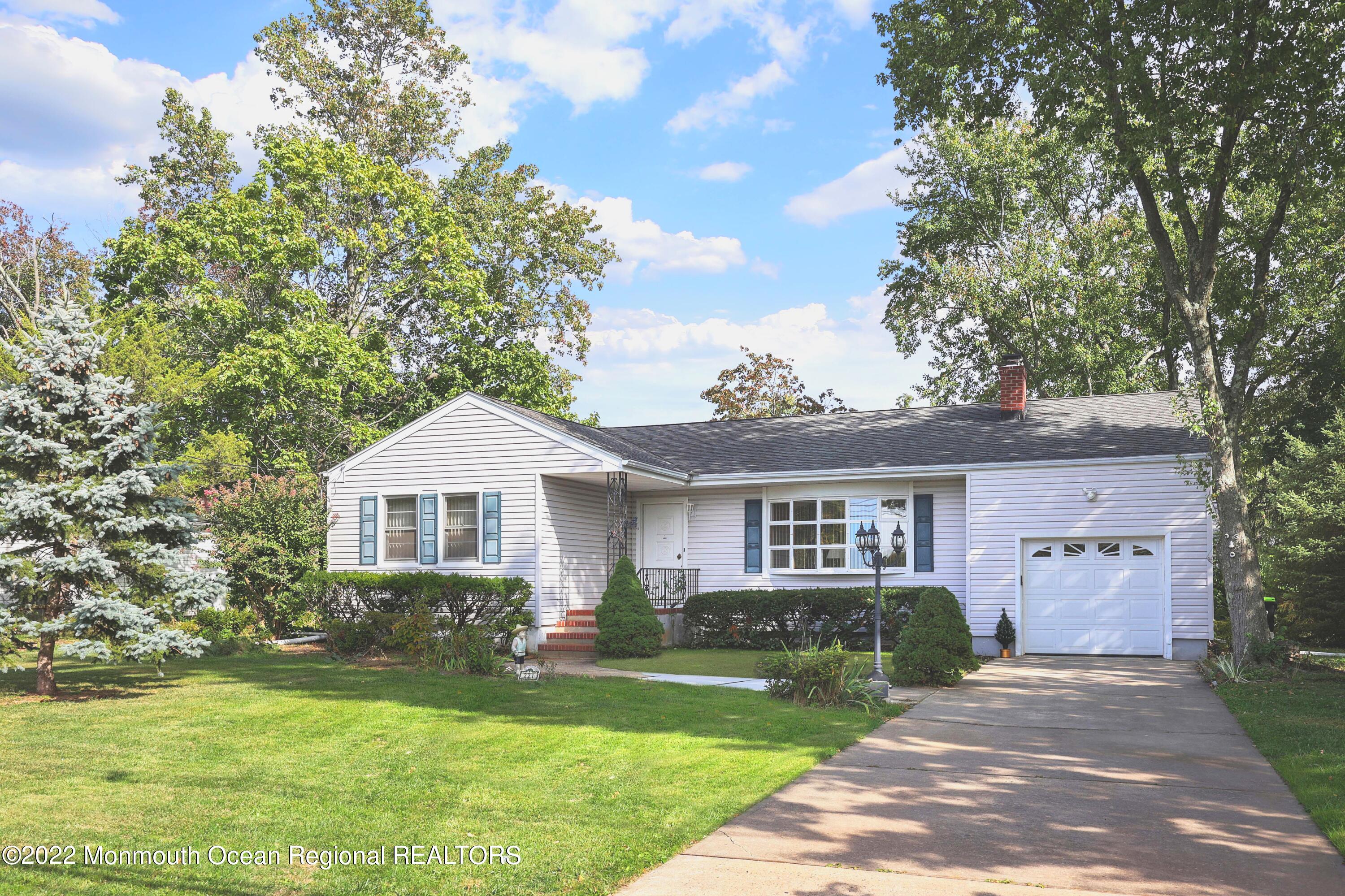 221 Gordon Road Matawan, NJ 07747 - Photo 1 of 25 E3D5A6D2-5C1A-4266-8393-00E14CBCEDFA