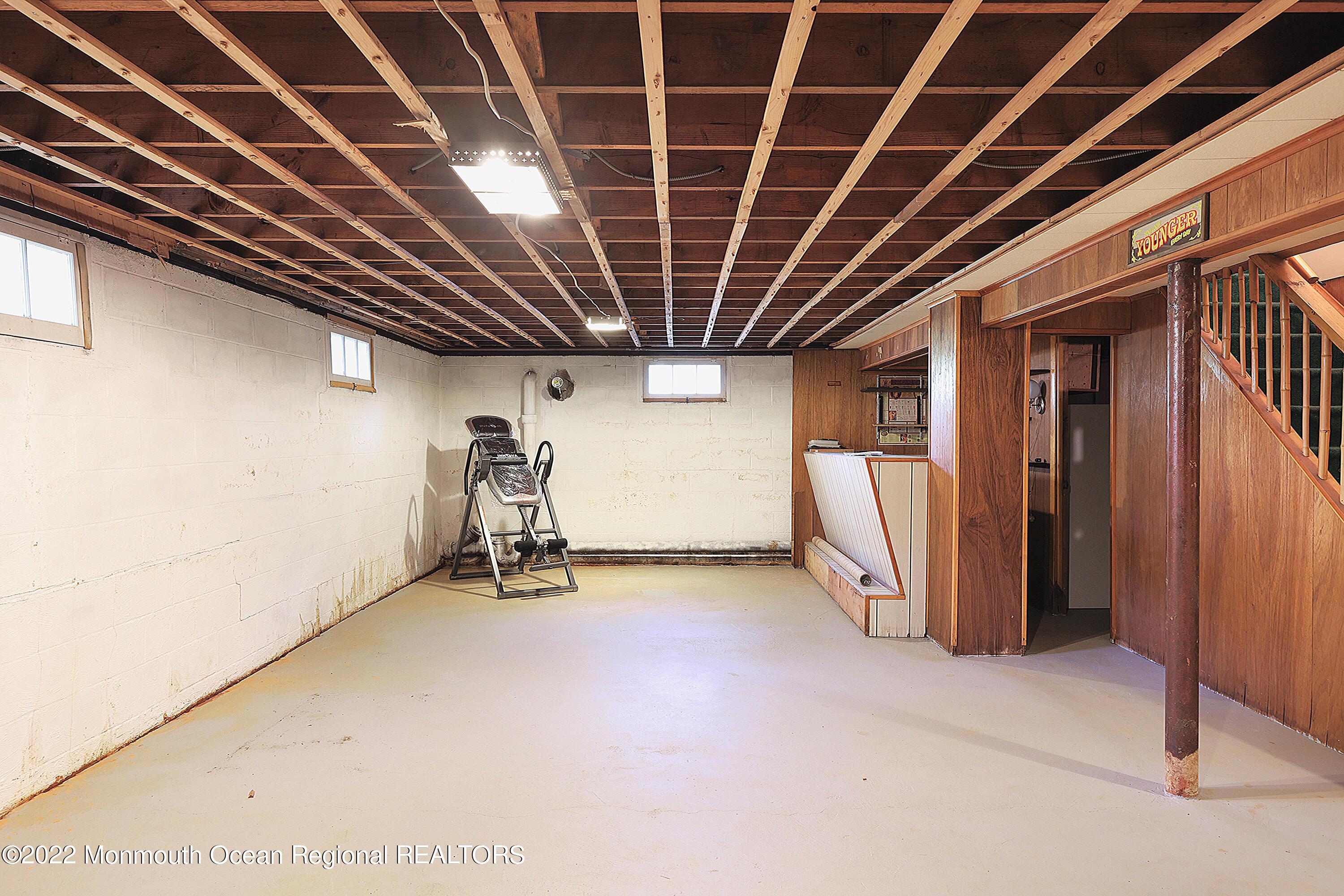 221 Gordon Road Matawan, NJ 07747 - Photo 18 of 25 2031C327-CD3B-4A88-A141-5F96EB389FC3