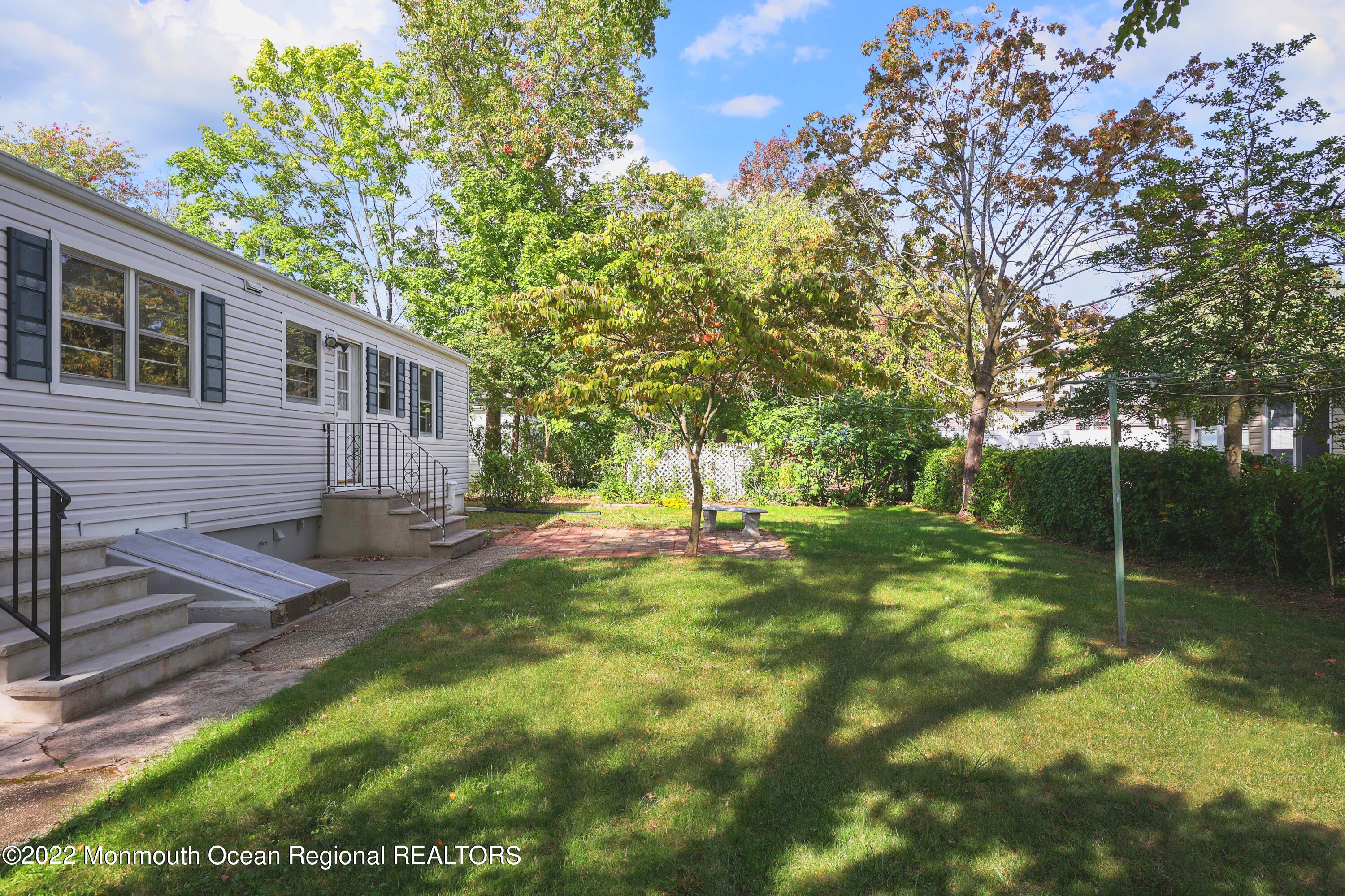 221 Gordon Road Matawan, NJ 07747 - Photo 23 of 25 0B037D0E-541D-4C5A-BD17-EF6D775C1422