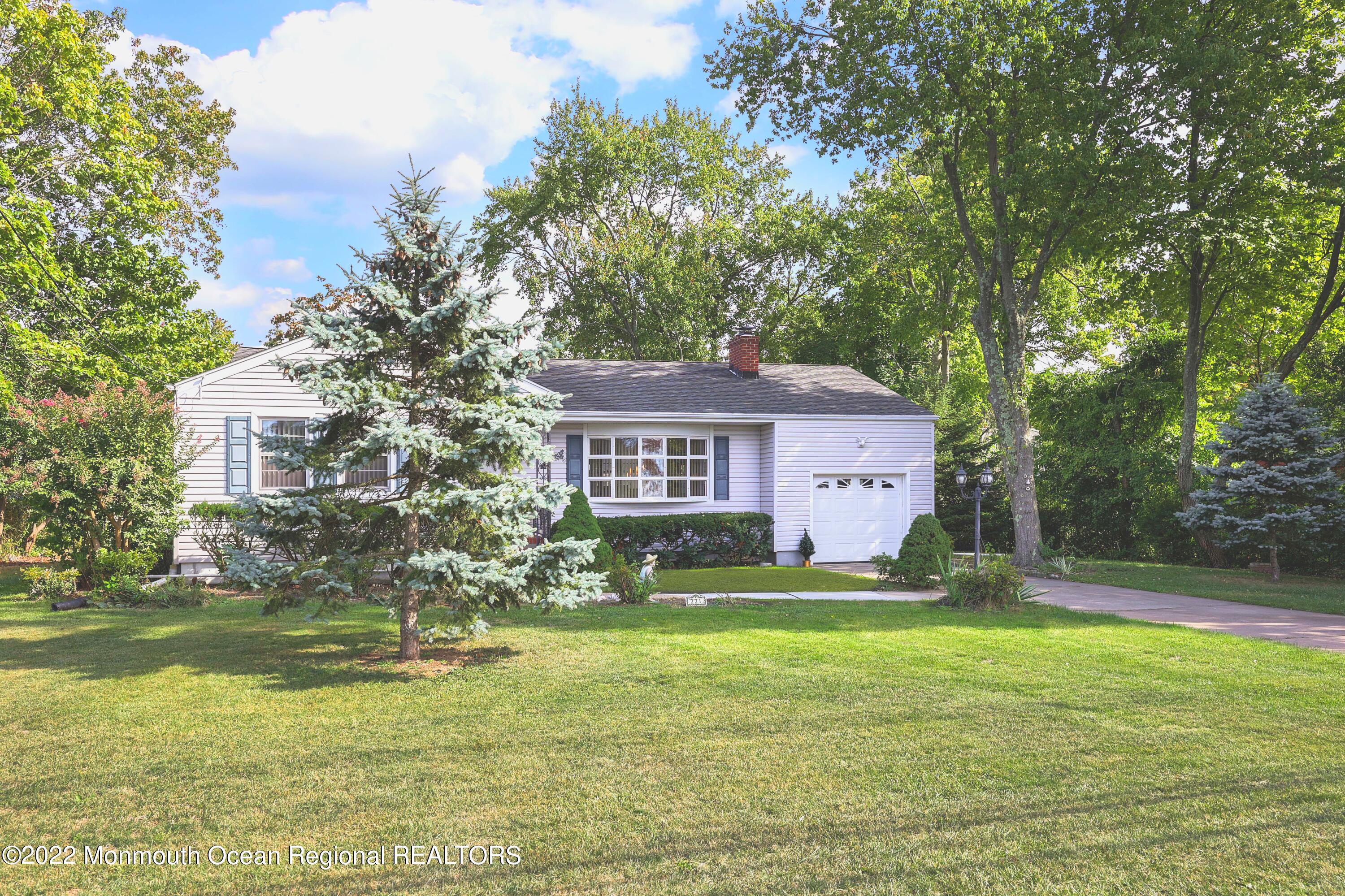 221 Gordon Road Matawan, NJ 07747 - Photo 3 of 25 C089ADB3-273E-4F03-9722-93FD19409BF4