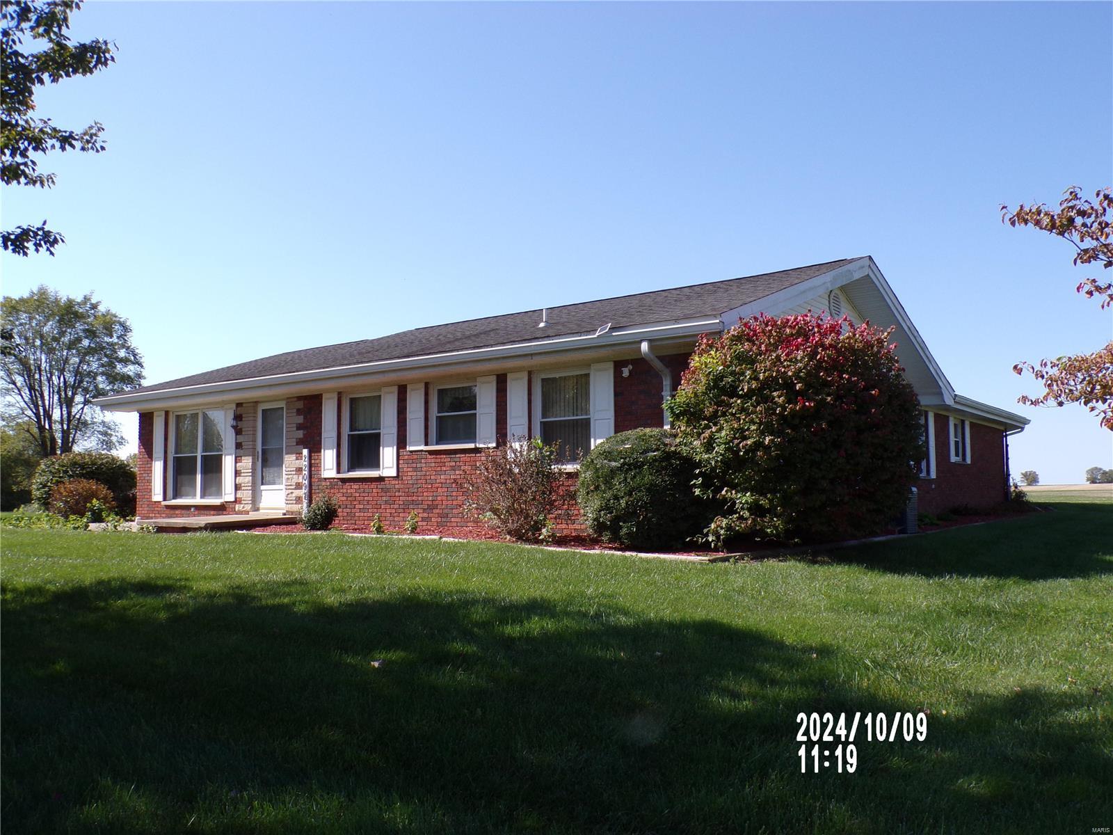 22097 Maple Summit Road Jerseyville, IL 62052 - Photo 2 of 5 Gallery Image 2